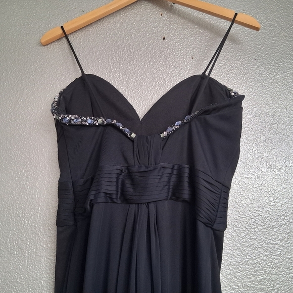 Xscape By Joanna Chen Blue Formal Gown  With A Sweetheart Neckline   Size 6 - Picture 8 of 15